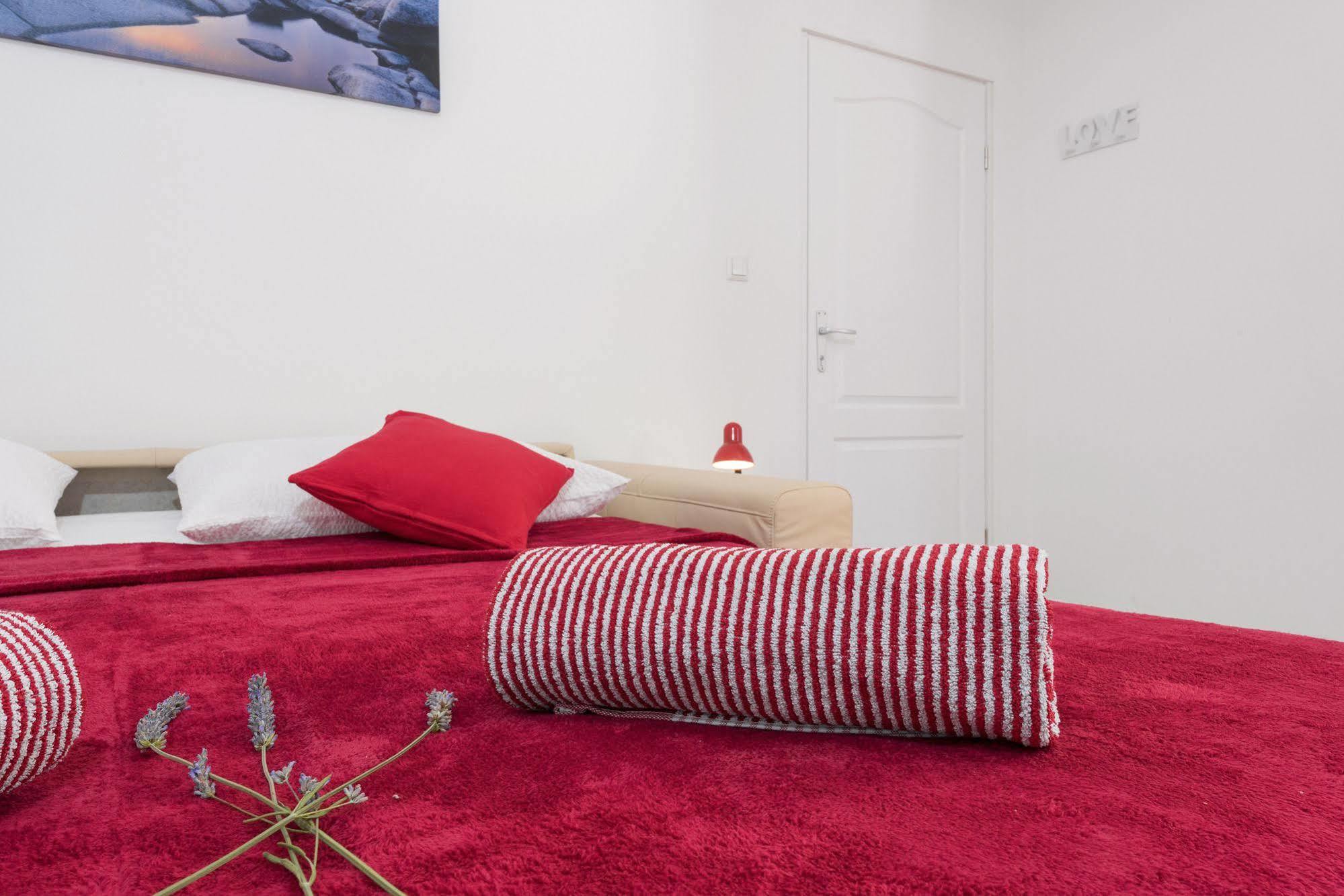 Apartments Nona 1 フヴァル エクステリア 写真